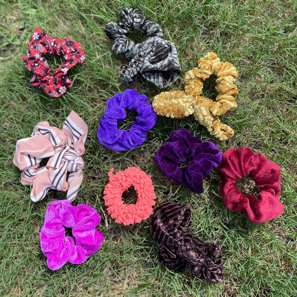 SCRUNCHIE PACK🩷💚🧡